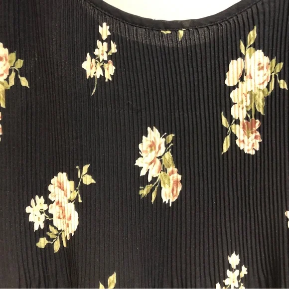 Abercrombie & Fitch Bohemian Floral Babydoll Accordion Pleated Flowy Tank Top - Picture 5 of 16